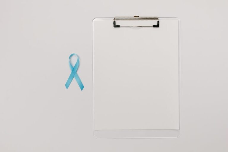 Cancerul colorectal: boala care se poate detecta devreme, dar rareori este