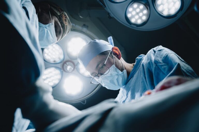 Medic în spital de urgență - tură noapte