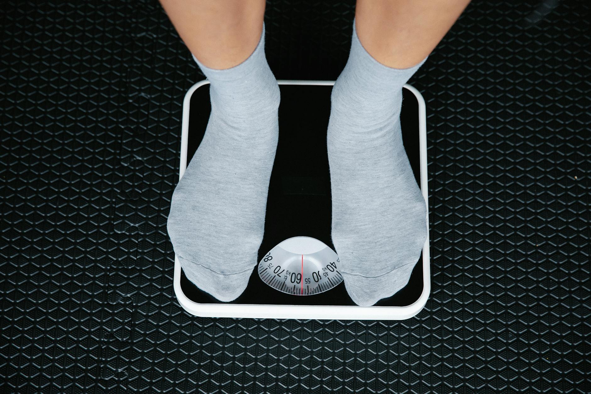 Studiu Lund 2026: obezitatea instalată sub 30 de ani crește riscul de mortalitate prematură cu 70%